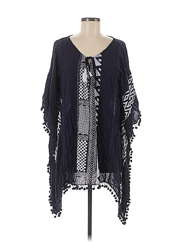 Lovestitch Poncho (view 1)