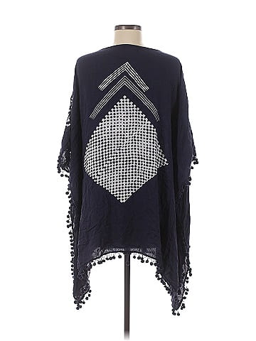 Lovestitch Poncho (view 2)