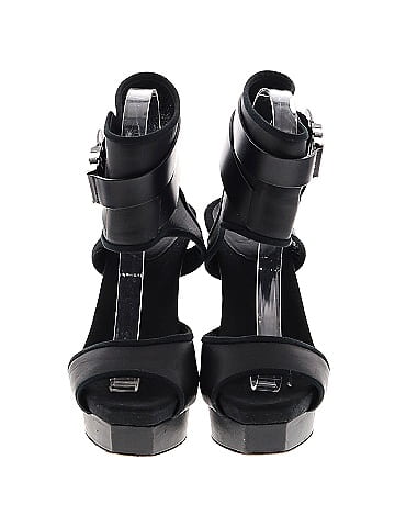 Gucci Heels (view 2)