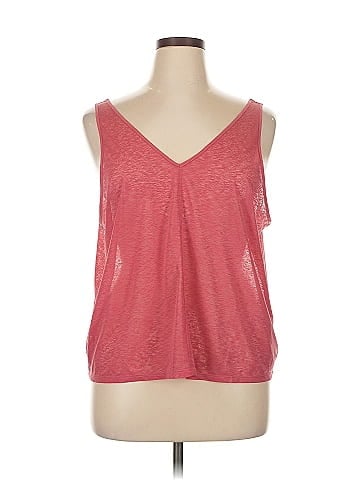 Gap Fit Sleeveless T-Shirt (view 1)