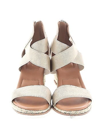 Kelly & Katie Wedges (view 2)