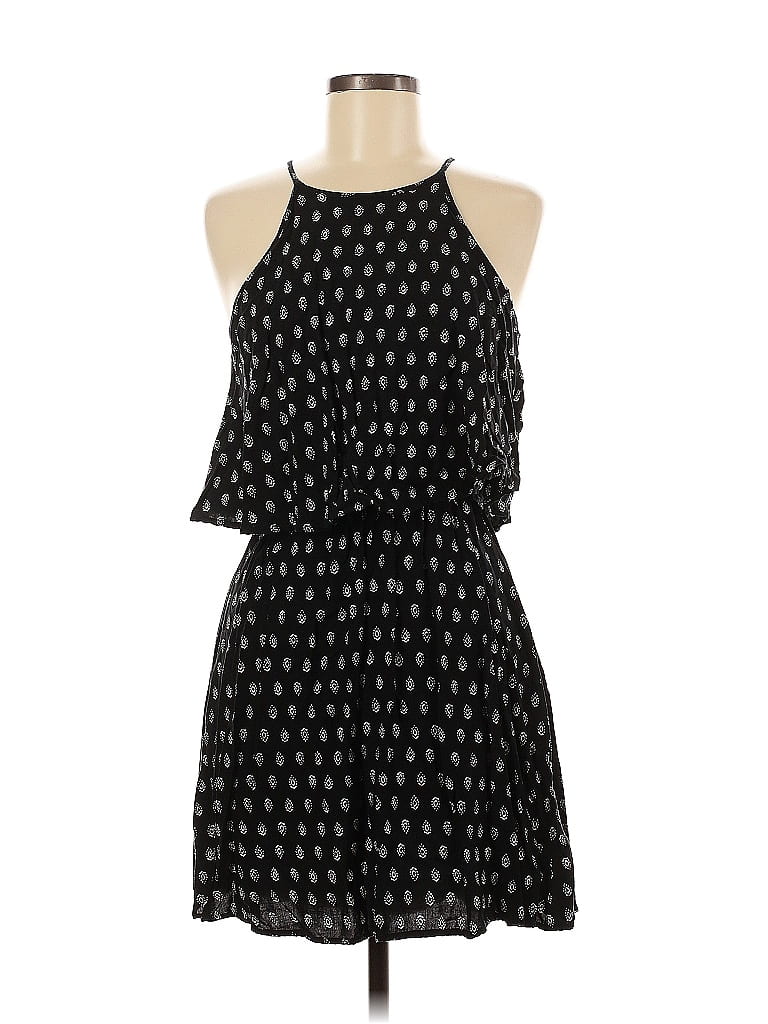 Pre-owned Xhilaration Casual Dress In Black