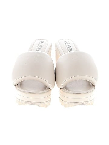 Cape Robbin Heels (view 2)