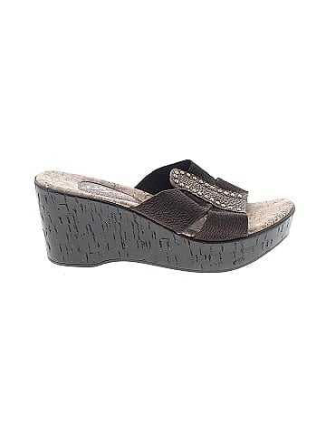 Dezario Wedges (view 1)