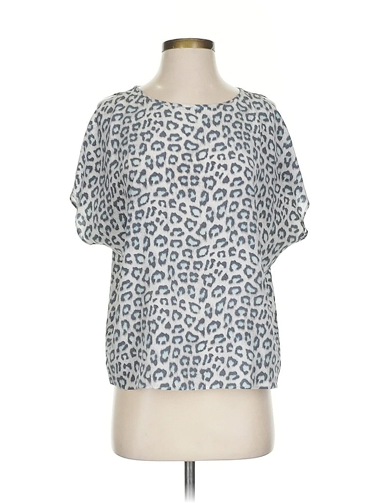 Click to view more detailed imagery on our partner's website Pre-owned Joie Short Sleeve Silk Top Silver Square Neckline Tops