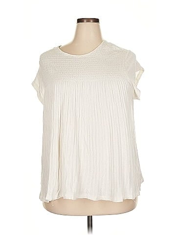 Time and Tru Short Sleeve Blouse (view 1)