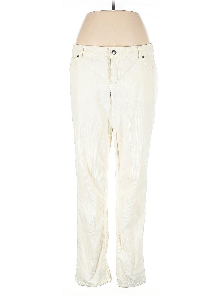 Click to view more detailed imagery on our partner's website Pre-owned Charter Club Jeans In White