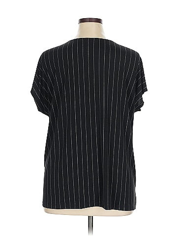Torrid Short Sleeve T-Shirt (view 2)