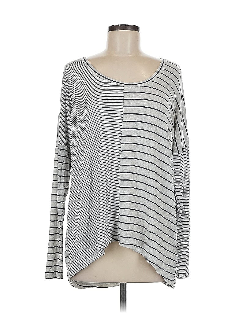Pre-owned Cabi Long Sleeve T-shirt In Gray