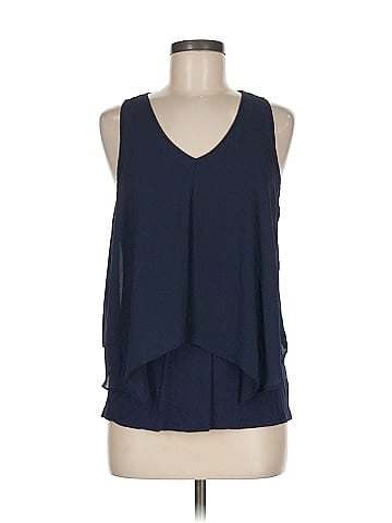 B.wear Sleeveless Blouse (view 1)
