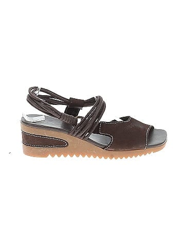 Arche Wedges (view 1)