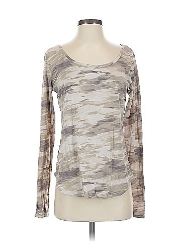 Under Armour Long Sleeve T-Shirt (view 1)