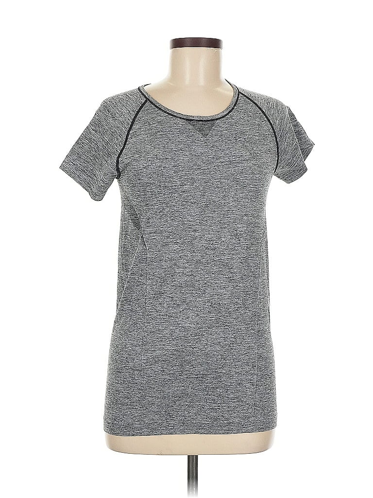Pre-owned Ideology Active T-shirt In Gray