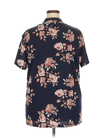 Lularoe Short Sleeve Blouse (view 2)
