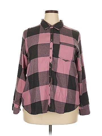 Maurices Long Sleeve Button-Down Shirt (view 1)