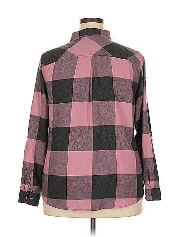 Maurices Long Sleeve Button-Down Shirt (view 2)
