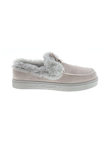 Unbranded Flats (view 1)