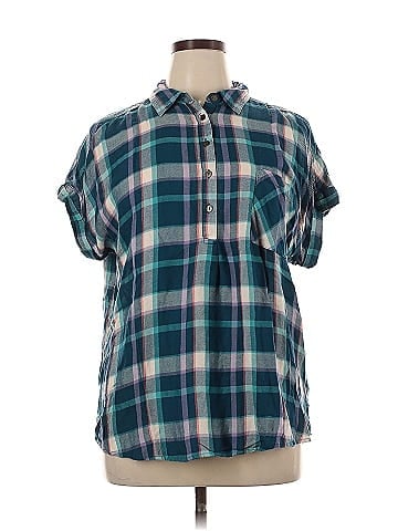 Sonoma Goods for Life Short Sleeve Button-Down Shirt (view 1)