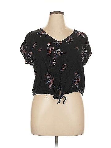 Mudd Short Sleeve Top (view 1)