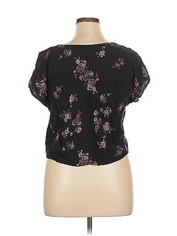 Mudd Short Sleeve Top (view 2)
