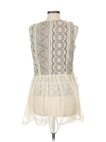 Ryu Sleeveless Blouse (view 2)