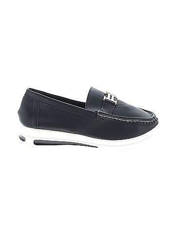 Unbranded Flats (view 1)
