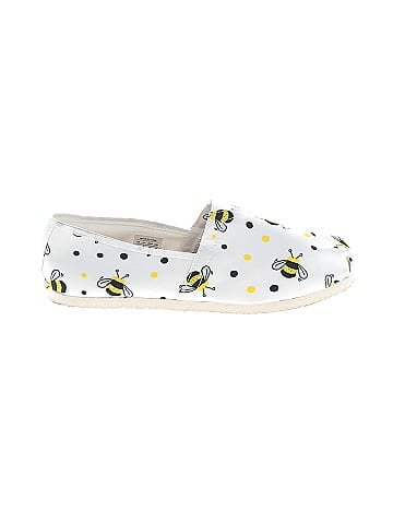 Unbranded Flats (view 1)