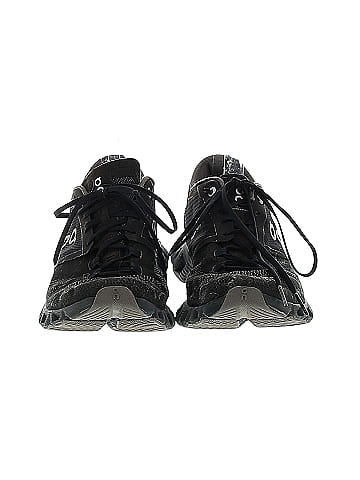 On Cloud Sneakers (view 2)