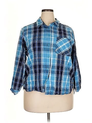 Time and Tru 3/4 Sleeve Button-Down Shirt (view 1)