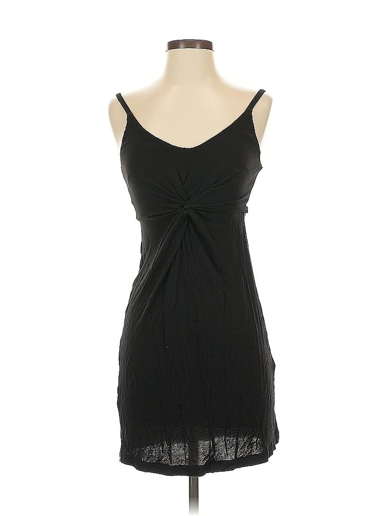 Click to view more detailed imagery on our partner's website Pre-owned H&m Cocktail Dress In Black