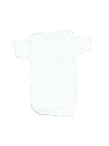 Laughing Giraffe Short Sleeve Onesie (view 2)
