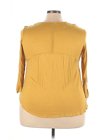 Maurices 3/4 Sleeve T-Shirt (view 2)