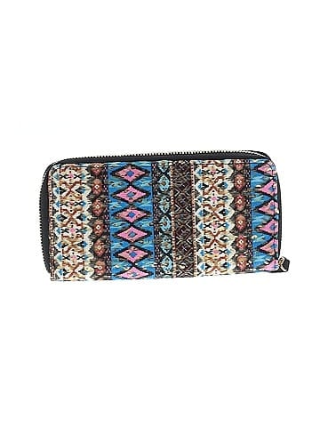 Unbranded Wristlet (view 2)