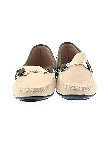 Unbranded Flats (view 2)