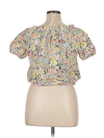 Solitaire Short Sleeve Blouse (view 2)