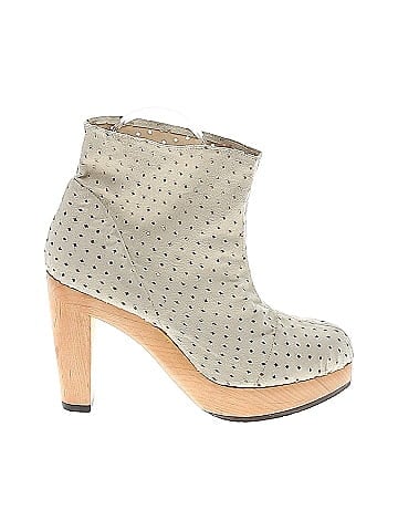 Cri de Coeur Ankle Boots (view 1)