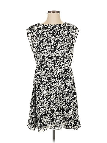 Alice + Olivia Casual Dress (view 1)