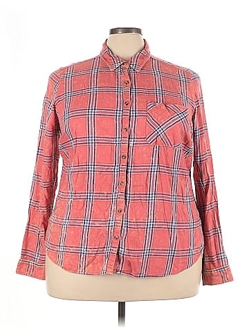 Maurices Long Sleeve Button-Down Shirt (view 1)