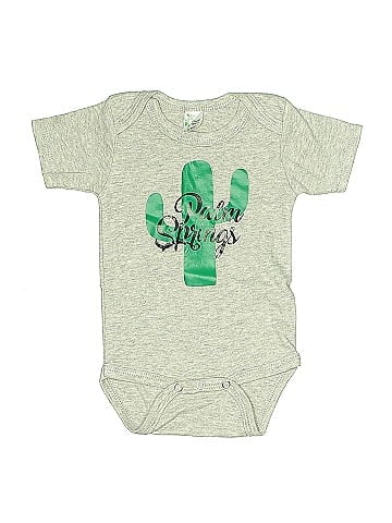 Laughing Giraffe Short Sleeve Onesie (view 1)