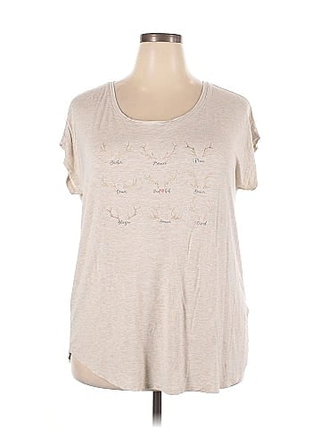 Maurices Short Sleeve T-Shirt (view 1)