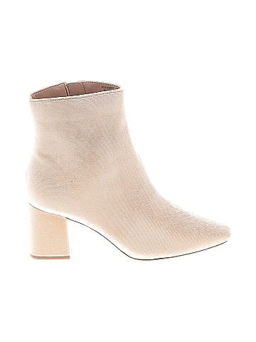 Journee Collection Ankle Boots (view 1)