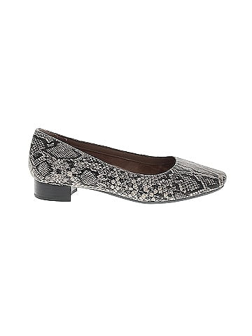 Aeropostale Flats (view 1)