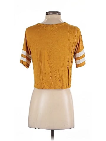 Charlotte Russe Short Sleeve T-Shirt (view 2)