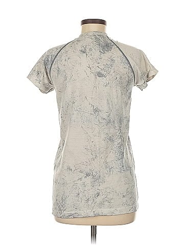 Lululemon Athletica Short Sleeve T-Shirt (view 2)