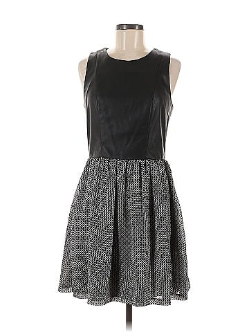 Willow & Clay Casual Dress (view 1)