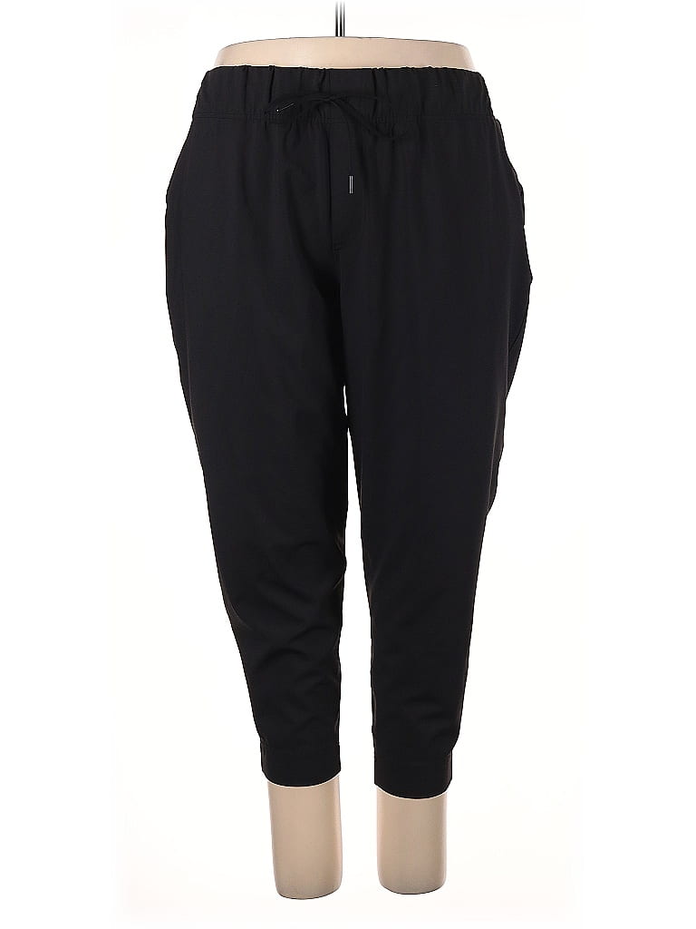 Click to view more detailed imagery on our partner's website Pre-owned Livi Casual Pants In Black
