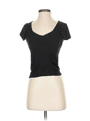 Victoria's Secret Short Sleeve T-Shirt (view 1)