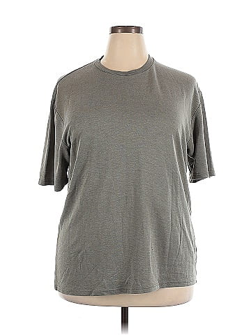 Liz Claiborne Short Sleeve T-Shirt (view 1)