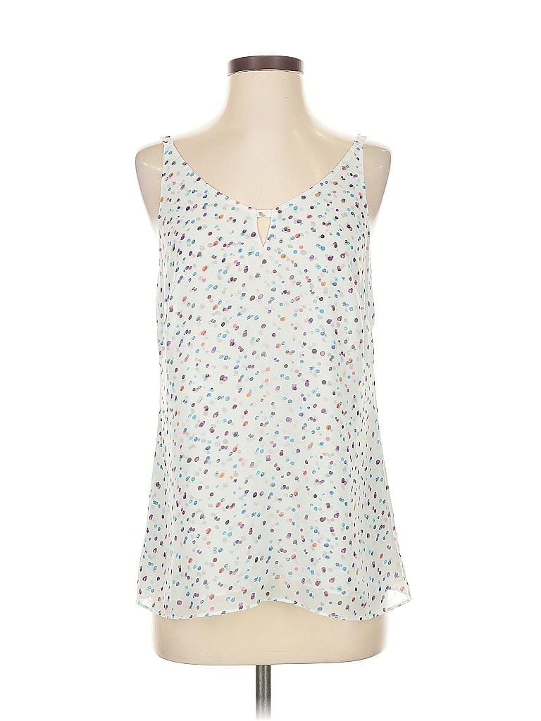 Click to view more detailed imagery on our partner's website Pre-owned Cabi Sleeveless Blouse In White