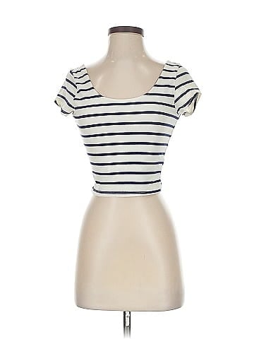 Charlotte Russe Short Sleeve T-Shirt (view 1)